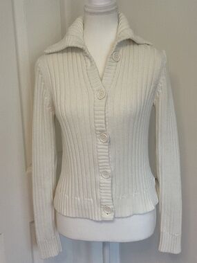 ✨Tommy Hilfiger Women’s Button Up Cardigan - size M